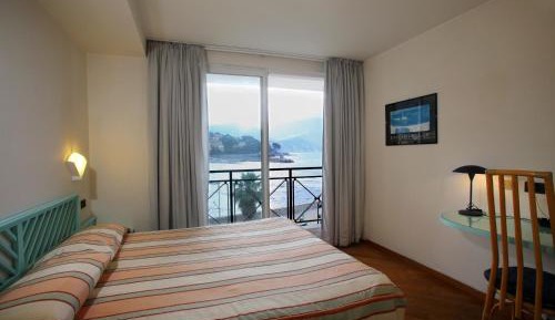 Double or Twin Room with Balcony and Sea View