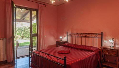 Apartment with Garden View