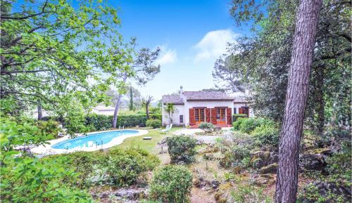 Three-Bedroom Holiday Home 