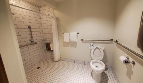 Queen Room - Disability Access