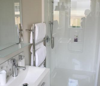 Double or Twin Room with Bathroom