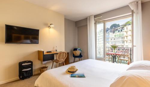 Superior Double Room with Sea View and Balcony