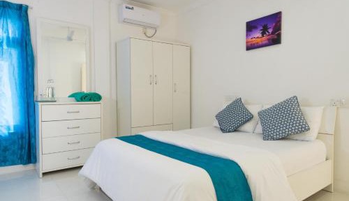 Deluxe Double Room (2 Adults + 1 Child)