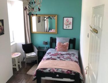 Twin Room with Shared Bathroom