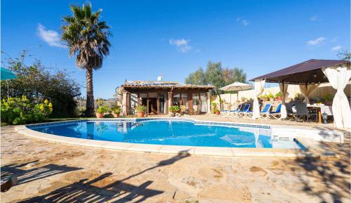 Three-Bedroom Vacation Home 