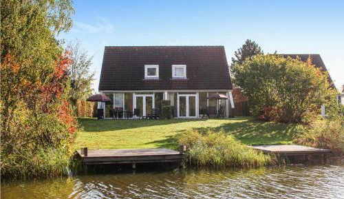 Three-Bedroom Holiday Home 