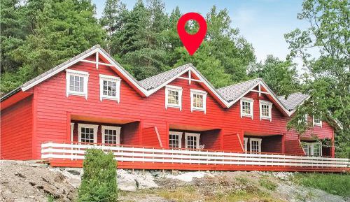 Three-Bedroom Holiday Home 
