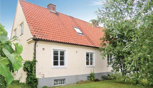 Six-Bedroom Holiday Home