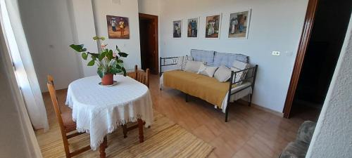 Deluxe Double Room (2 Adults + 1 Child)