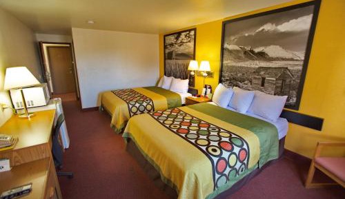 Queen Room with Two Queen Beds - Non-Smoking