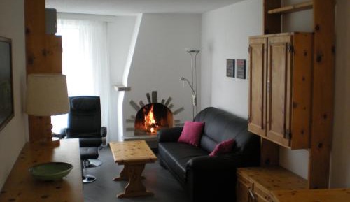 Apartment with Mountain View