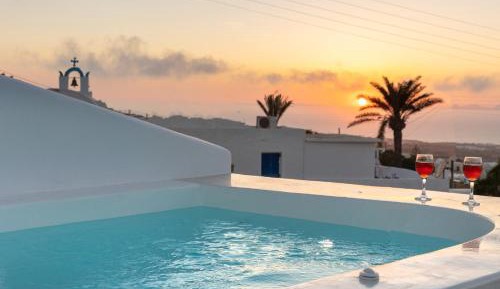 Superior Cave Suite with outdoor Hot Tub, Sea and Sunset View