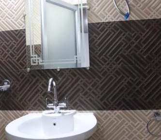 Deluxe Double Room (2 Adults + 1 Child)