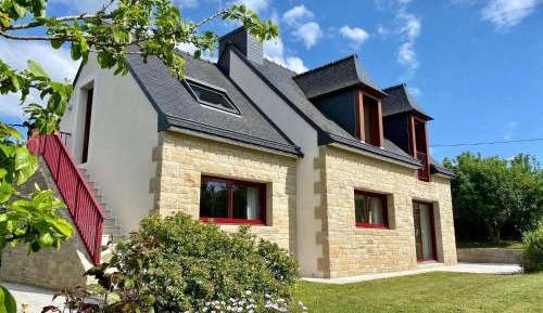 Three-Bedroom Holiday Home 