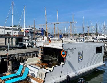 Deluxe Suite with Sea View