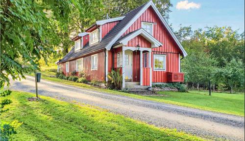 Three-Bedroom Holiday Home 