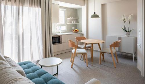 One Bedroom Apartment U