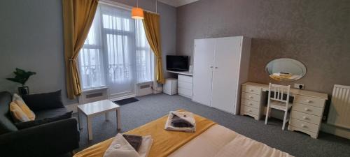 Double Room with Balcony and Sea View
