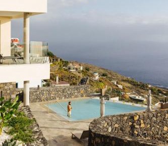 Deluxe Suite with Sea View