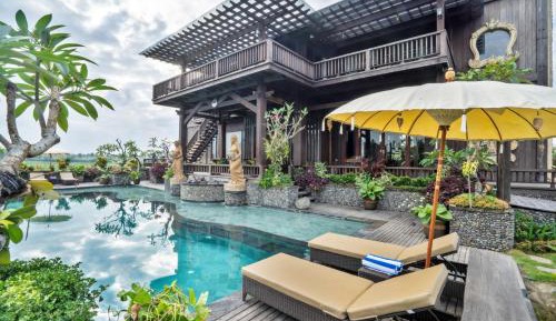 Four-Bedroom with Private Pool and Daily Afternoon Tea 