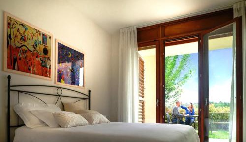 One-Bedroom Apartment (2 Adults)