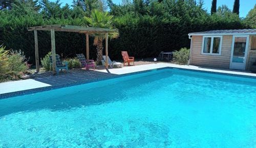 Deluxe Room (2 Adults + 1 Child)