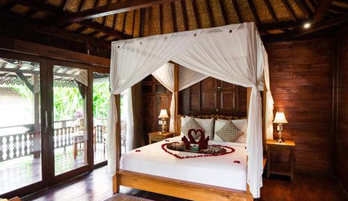 Unique Joglo Villa with Pool View with Daily Afternoon Tea 