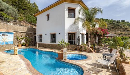 Seven-Bedroom House