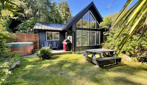 One-Bedroom Holiday Home