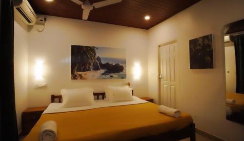 Deluxe Double Room (2 Adults + 1 Child)