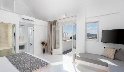 Suite with Sea View, Private Heated Pool & Steam Room