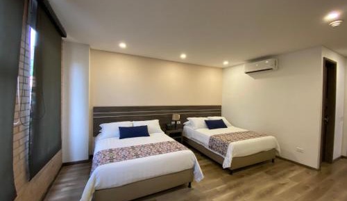 Deluxe Family Room
