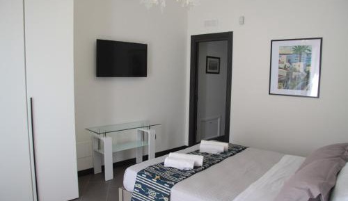 One-Bedroom Apartment with Terrace