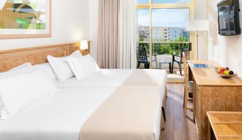 Twin Room (2 Adults)