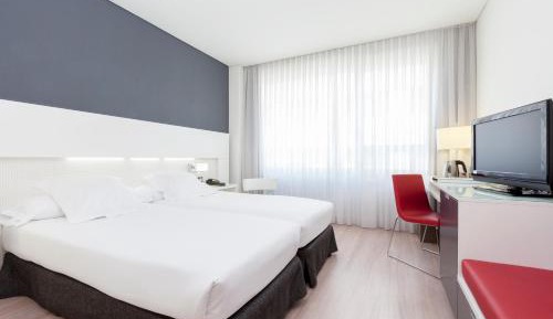 Double Room with free airport shuttle