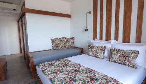 Standard Triple Room with Sea View