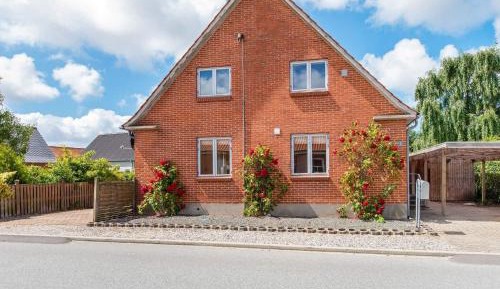 Four-Bedroom Holiday Home