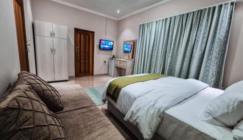 Deluxe Queen Room
