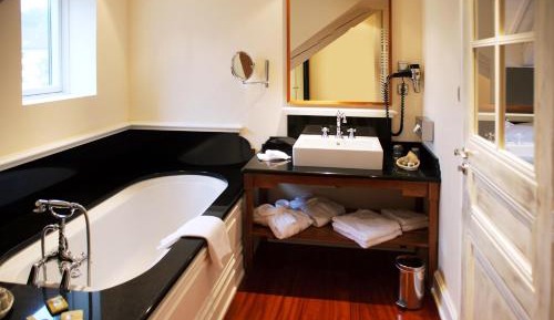 Junior Suite with Lake View