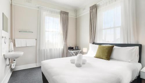 Queen Room with Private Bathroom