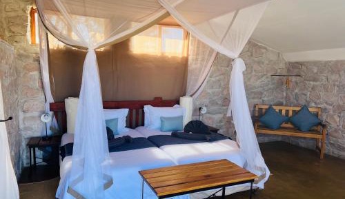 Standard Twin Room with Mountain View