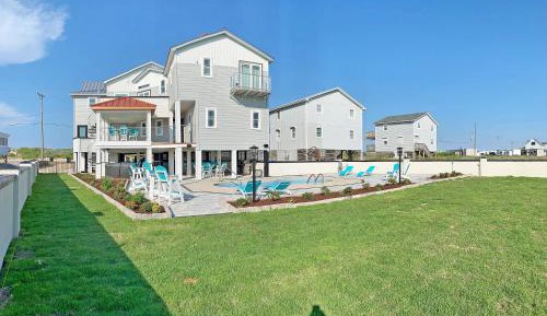 Six-Bedroom Apartment