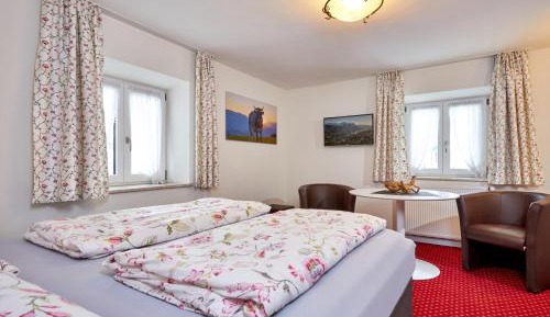 Classic Quadruple Room