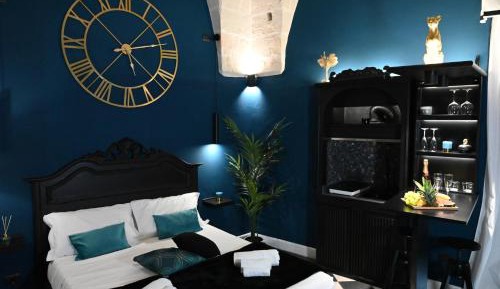 Queen Suite with Spa Bath