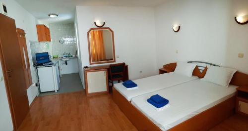 Studio with Balcony
