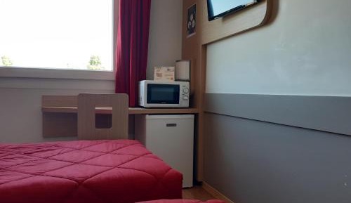 3 Single Beds - Essentiel Plus Room