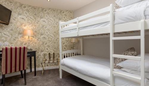 Two Bedroom Family Suite with Shower - Garden View