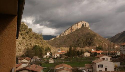 Studio with Mountain View