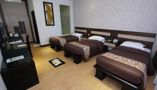 Superior Triple with Twin Bed