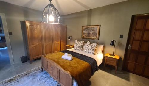 Deluxe Queen Room
